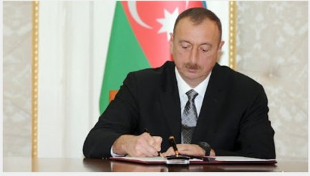 Aslan Allahşüküroğlunun şeir dünyasından.