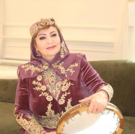 1 yanvar böyük sənətkar Sahibə xanım Abdullayevanın doğum günüdür. 1 yanvar böyük sənətkar Sahibə xanım Abdullayevanın doğum günüdür.