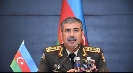 Müdafiə naziri general-polkovnik Zakir Həsənov ideoloji iş və mənəvi-psixoloji təminatın daha da gücləndirilməsi ilə bağlı konkret tapşırıqlar verib. Müdafiə naziri general-polkovnik Zakir Həsənov ideoloji iş və mənəvi-psixoloji təminatın daha da gücləndirilməsi ilə bağlı konkret tapşırıqlar verib.