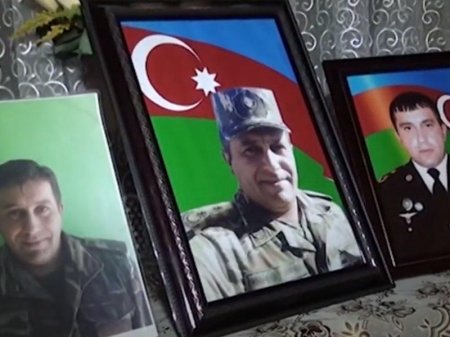 Yevlax rayonunda "Bayraq ordenli" şəhid polkovnik-leytenant Soltan Məmmədovun doğum gününə həsr edilmiş "Qəhrəmanlar unudulmur" adlı anım tədbiri keçirilib! Yevlax rayonunda "Bayraq ordenli" şəhid polkovnik-leytenant Soltan Məmmədovun doğum gününə həsr edilmiş "Qəhrəmanlar unudulmur" adlı anım tədbiri keçirilib!
