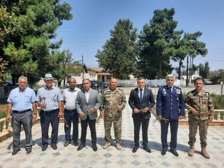 Yevlaxda Şəhid ailələri ziyarət olundu. 
