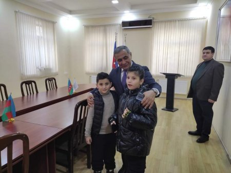 Milli Məclisin deputatı İlham Məmmədov Yevlaxda vətəndaşlarla görüş keçirib. 
