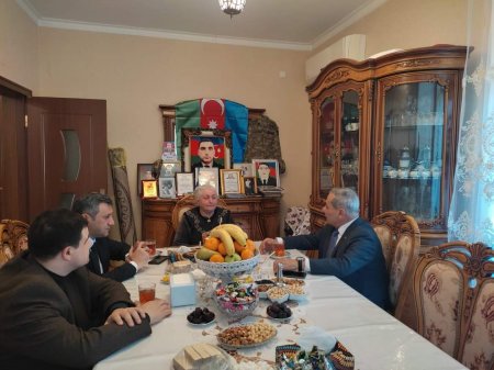 Milli Məclisin deputatı İlham Məmmədov Yevlaxda vətəndaşlarla görüş keçirib. 