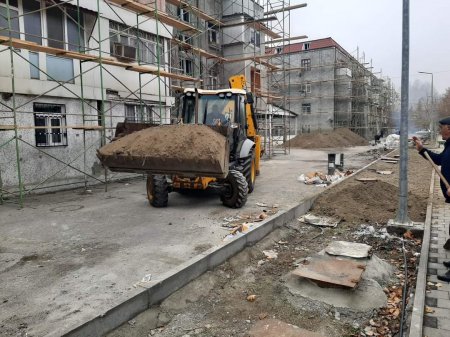 Yevlax şəhərində abadlıq, təmir-tikinti işləri uğurla davam etdirilir.