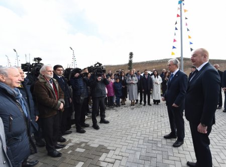 Azərbaycan və Qazaxıstan prezidentləri Füzulidə Kurmanqazı adına Uşaq Yaradıcılıq Mərkəzinin açılış mərasimində iştirak ediblər Azərbaycan və Qazaxıstan prezidentləri Füzulidə Kurmanqazı adına Uşaq Yaradıcılıq Mərkəzinin açılış mərasimində iştirak ediblər
