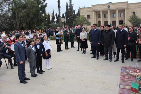 Yevlaxda "Novruz Bayramı"na həsr edilmiş geniş tədbir keçirilib. Yevlaxda "Novruz Bayramı"na həsr edilmiş geniş tədbir keçirilib.
