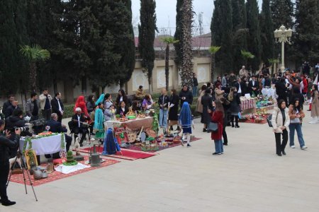 Yevlaxda "Novruz Bayramı"na həsr edilmiş geniş tədbir keçirilib. Yevlaxda "Novruz Bayramı"na həsr edilmiş geniş tədbir keçirilib.