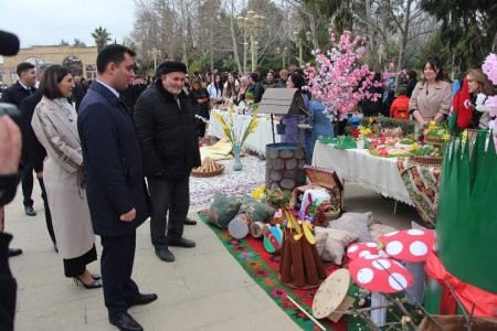 Yevlaxda "Novruz Bayramı"na həsr edilmiş geniş tədbir keçirilib. Yevlaxda "Novruz Bayramı"na həsr edilmiş geniş tədbir keçirilib.