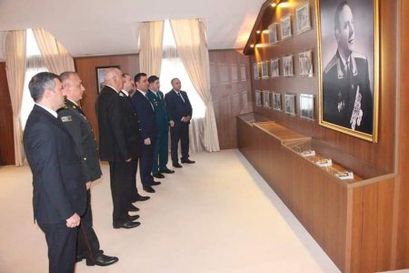 Yevlax Şəhər İcra Hakimiyyətinin Başçısı Novruz bayramı münasibətilə hərbiçilərlə görüşüb.