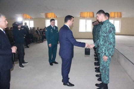 Yevlax Şəhər İcra Hakimiyyətinin Başçısı Novruz bayramı münasibətilə hərbiçilərlə görüşüb.