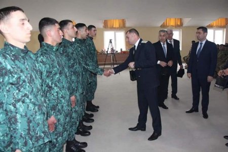 Yevlax Şəhər İcra Hakimiyyətinin Başçısı Novruz bayramı münasibətilə hərbiçilərlə görüşüb.