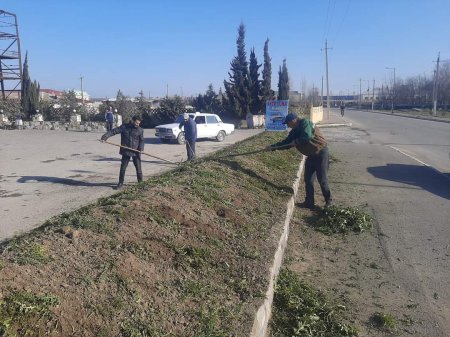 Bölgə xəbərləri: Yevlaxda növbəti iməclik keçirilib, ərazilər tullantılardan təmizlənib.
