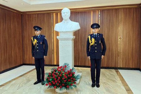 Cəmşid Naxçıvanski adına Hərbi Liseyin yaranmasının 53-cü ildönümünə həsr olunmuş təntənəli mərasim keçirilib.