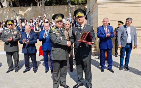 Cəmşid Naxçıvanski adına Hərbi Liseyin yaranmasının 53-cü ildönümünə həsr olunmuş təntənəli mərasim keçirilib.