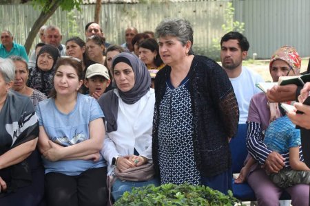 Şəhər İcra Hakimiyyətinin başçısı qəbul zamanı nələrdən danışıb? Səhifələrin izlənmə və bəyənilmə göstəriciləri yüksək olmalıdır... Şəhər İcra Hakimiyyətinin başçısı qəbul zamanı nələrdən danışıb? Səhifələrin izlənmə və bəyənilmə göstəriciləri yüksək olmalıdır...