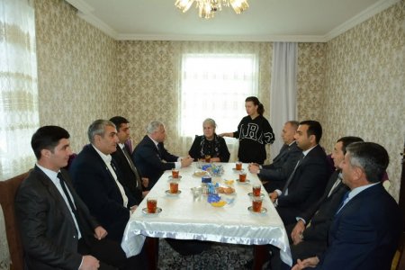 İcra başçısı Vətən müharibəsi Şəhidi Qasımov Azər Yaqub oğlunun ailəsini ziyarət edib