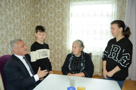 İcra başçısı Vətən müharibəsi Şəhidi Qasımov Azər Yaqub oğlunun ailəsini ziyarət edib