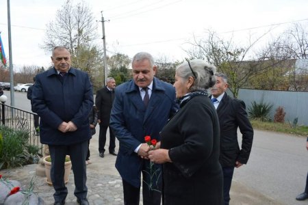 İcra başçısı Vətən müharibəsi Şəhidi Qasımov Azər Yaqub oğlunun ailəsini ziyarət edib