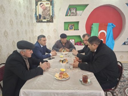 YAP Yevlax rayon təşkilatı seçicilərlə görüş keçirib. -FOTO