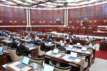 Milli Məclisin yaz sessiyasının ilk plenar iclası keçirilib