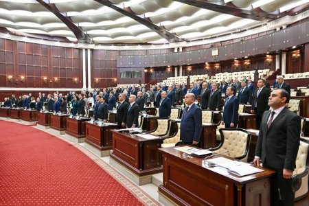 Milli Məclisin yaz sessiyasının ilk plenar iclası keçirilib