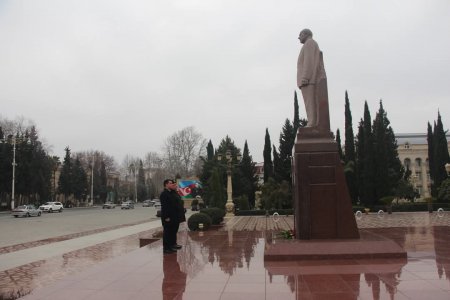 Yevlax: "Hərbi xidmətə gedənlərin hər birinin yolu buradan keçir. Bu gün onların bayramıdır..." - VİDEO