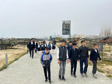 Ağdaş məktəbliləri tarix və coğrafiya fənn aylığı çərçivəsində Bakı şəhərinə ekskursiya ediblər