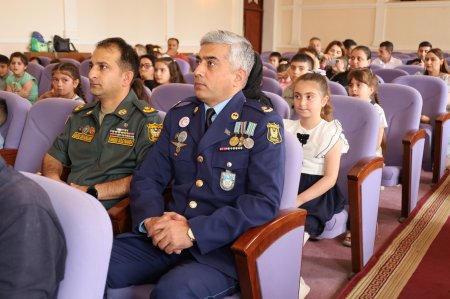 Yevlaxda "Konstitusiya və Suverenlik İli" çərçivəsində" "1 İyun- Uşaqların Beynəlxalq Müdafiəsi Günü" münasibətilə şəhid ailələrinin və müharibə əlillərinin övladları üçün bayram tədbiri təşkil olunub. Yevlaxda "Konstitusiya və Suverenlik İli" çərçivəsində" "1 İyun- Uşaqların Beynəlxalq Müdafiəsi Günü" münasibətilə şəhid ailələrinin və müharibə əlillərinin övladları üçün bayram tədbiri təşkil olunub.