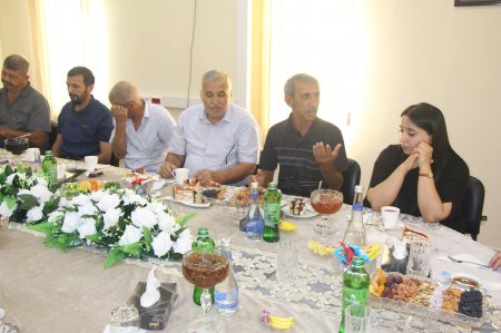 Yevlaxda şəhid ailələrinin üzvləri ilə görüş keçirilib. - FOTOLAR