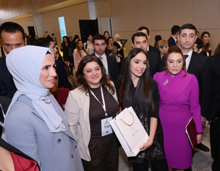 Leyla Əliyeva Sümeyye Erdoğan Bayraktarla bir arada - Fotolar Leyla Əliyeva Sümeyye Erdoğan Bayraktarla bir arada - Fotolar