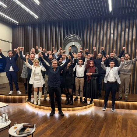 “Polat Alemdar” ad gününü belə qeyd etdi - Fotolar “Polat Alemdar” ad gününü belə qeyd etdi - Fotolar