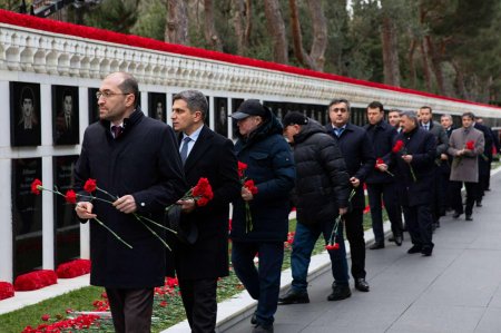 ADY rəhbərliyi Şəhidlər xiyabanını ziyarət edib.FOTO