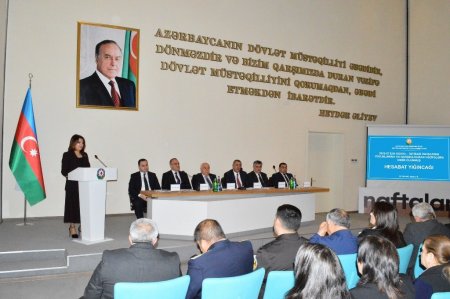 Naftalanda ötən ilin yekunları müzakirə olundu - Fotolar Naftalanda ötən ilin yekunları müzakirə olundu - Fotolar