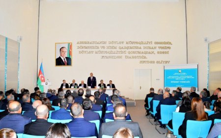 Naftalanda ötən ilin yekunları müzakirə olundu - Fotolar Naftalanda ötən ilin yekunları müzakirə olundu - Fotolar