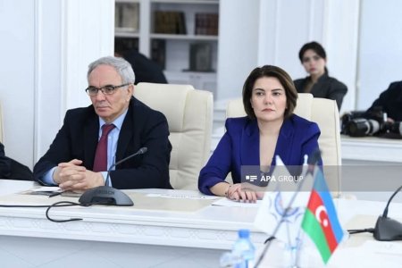 "Medianın dili elmi müzakirə müstəvisində" - Mətbuat Şurası və AMEA birgə toplantı keçirib "Medianın dili elmi müzakirə müstəvisində" - Mətbuat Şurası və AMEA birgə toplantı keçirib