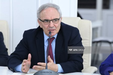 "Medianın dili elmi müzakirə müstəvisində" - Mətbuat Şurası və AMEA birgə toplantı keçirib "Medianın dili elmi müzakirə müstəvisində" - Mətbuat Şurası və AMEA birgə toplantı keçirib