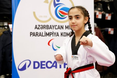 Paralimpiyaçılarımız “Decathlon”da ustad dərsi keçib - Fotolar Paralimpiyaçılarımız “Decathlon”da ustad dərsi keçib - Fotolar