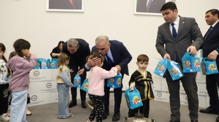 AHİK uşaqlar üçün bayram tədbirləri təşkil edir - Fotolar AHİK uşaqlar üçün bayram tədbirləri təşkil edir - Fotolar