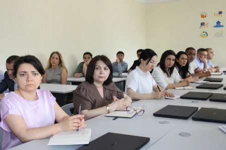 Mingəçevir Dövlət Universitetində struktur bölmə rəhbərləri və əməkdaşlarla görüş keçirilib. FOTOLAR Mingəçevir Dövlət Universitetində struktur bölmə rəhbərləri və əməkdaşlarla görüş keçirilib. FOTOLAR