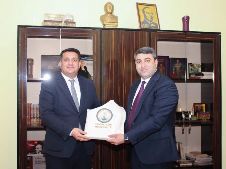 Mingəçevir Dövlət Universiteti və Mingəçevir Bələdiyyəsi insan kapitalı, innovasiya və yerli inkişaf naminə güclərini birləşdirir. FOTOLAR Mingəçevir Dövlət Universiteti və Mingəçevir Bələdiyyəsi insan kapitalı, innovasiya və yerli inkişaf naminə güclərini birləşdirir. FOTOLAR