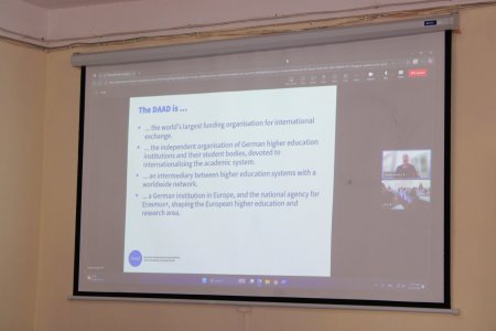 Mingəçevir Dövlət Universitetinin qiyabi formada təhsil alan tələbələri Malayziya və Almaniyada təhsil imkanları barədə məlumatlandırılıb