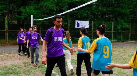 Mingəçevir Dövlət Universitetində “Ecovolley” Voleybol turniri: tələbələr, müəllimlər, tərəfdaş qurumlar və sənaye nümayəndələri sağlam rəqabət meydanında bir araya gəlib