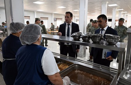 Ombudsman Aparatının nümayəndələri hərbi hissədə olublar Ombudsman Aparatının nümayəndələri hərbi hissədə olublar